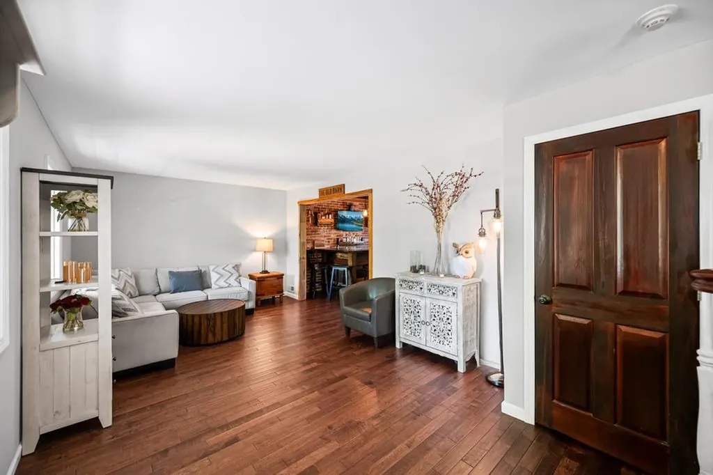 1 Darwin Drive Merrick NY 11566