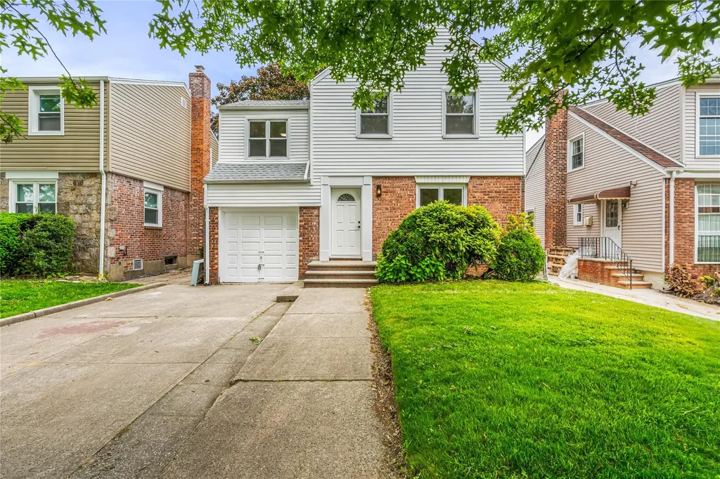 5639 Francis Lewis Boulevard Bayside NY 11364