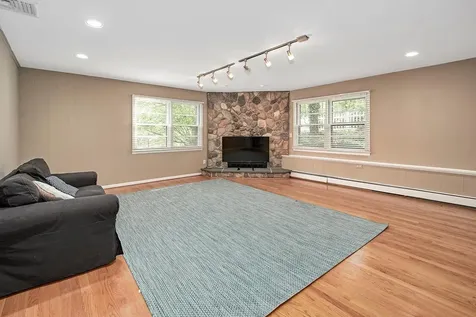 15 Puritan Drive Scarsdale NY 10583