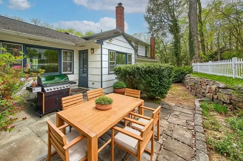 15 Puritan Drive Scarsdale NY 10583