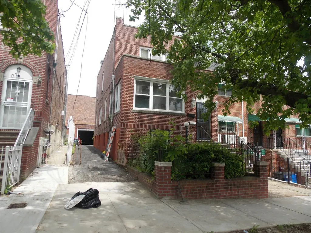 1777 Edenwald Avenue Bronx NY 10466