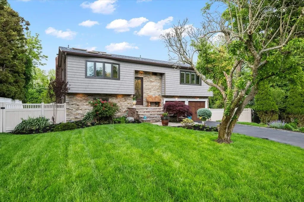 3 Knight Lane Kings Park NY 11754