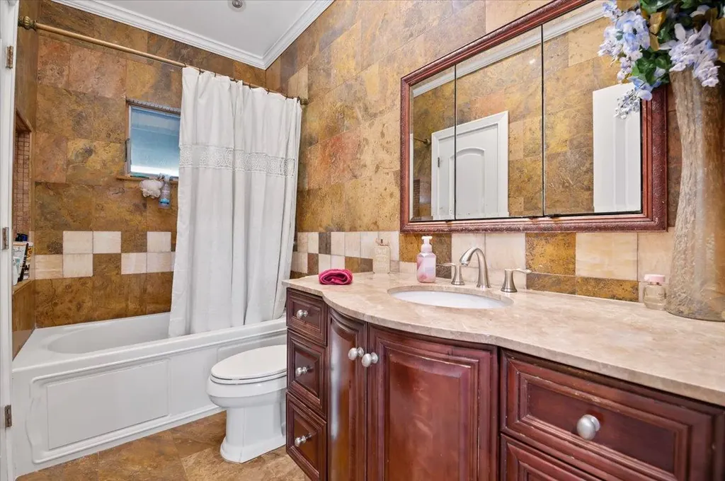 3 Knight Lane Kings Park NY 11754