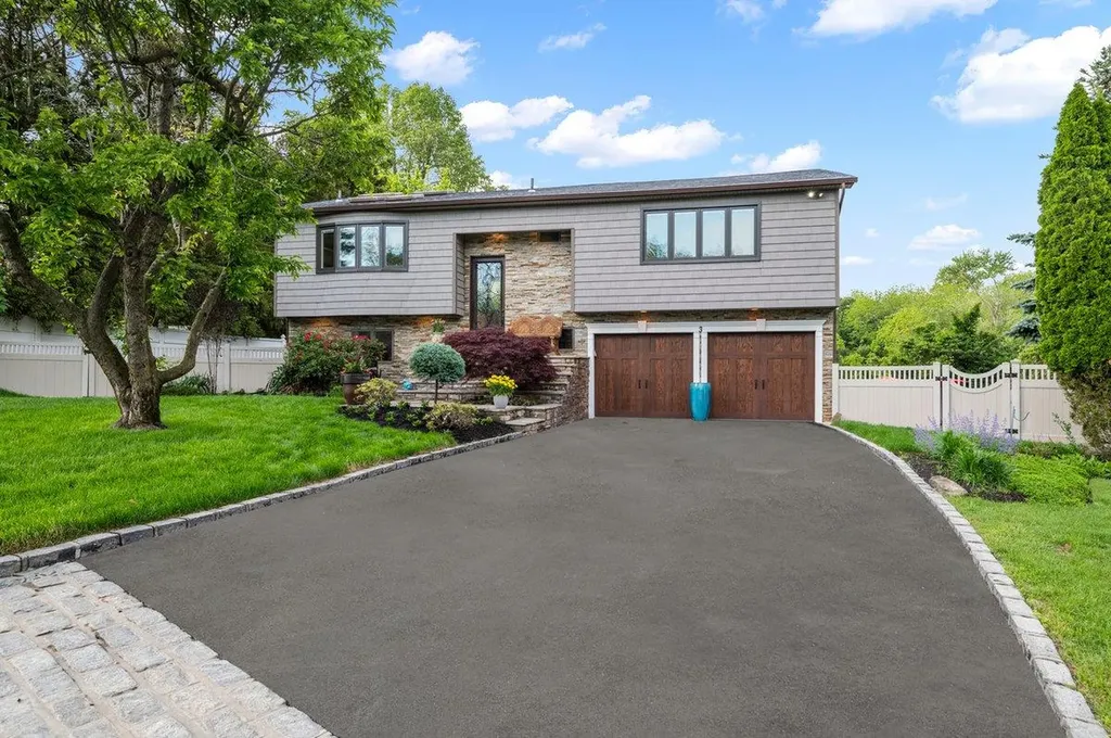 3 Knight Lane Kings Park NY 11754
