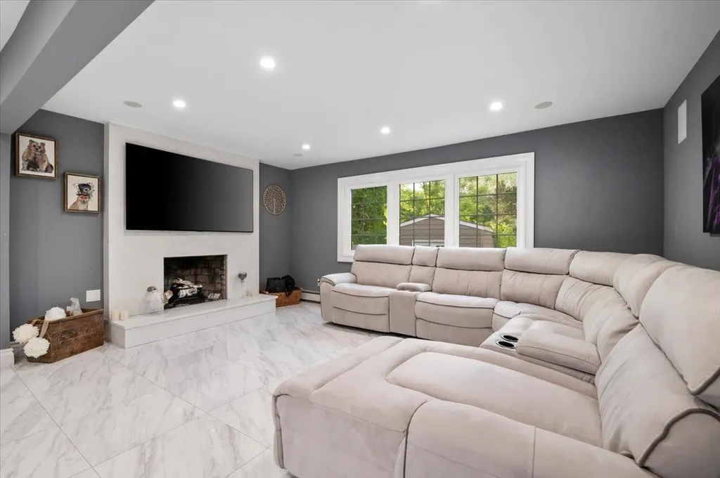 3 Knight Lane Kings Park NY 11754