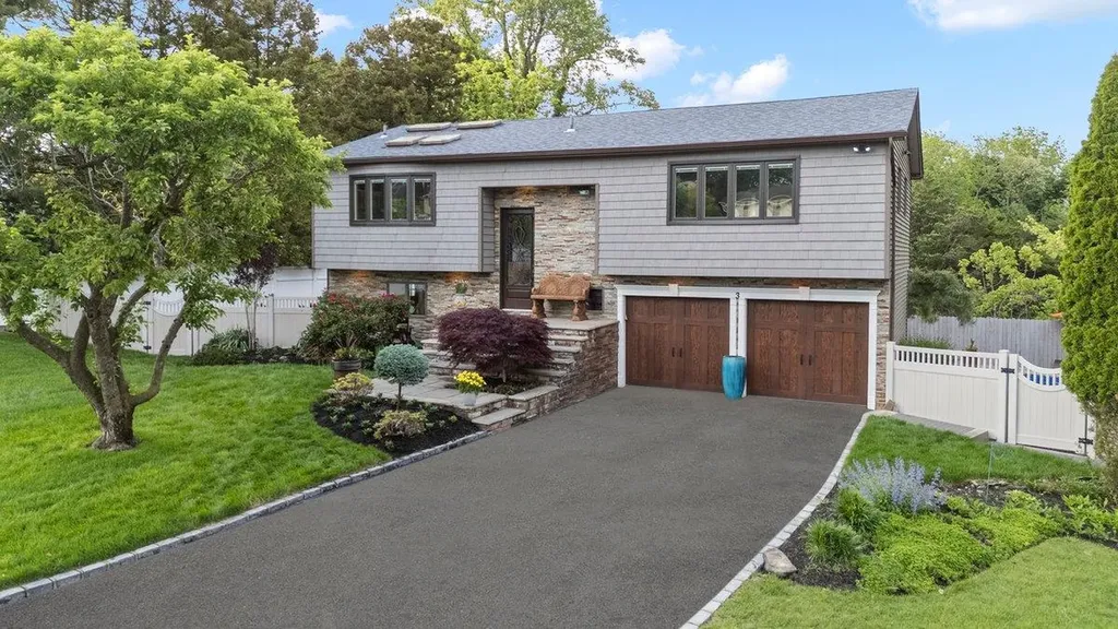 3 Knight Lane Kings Park NY 11754