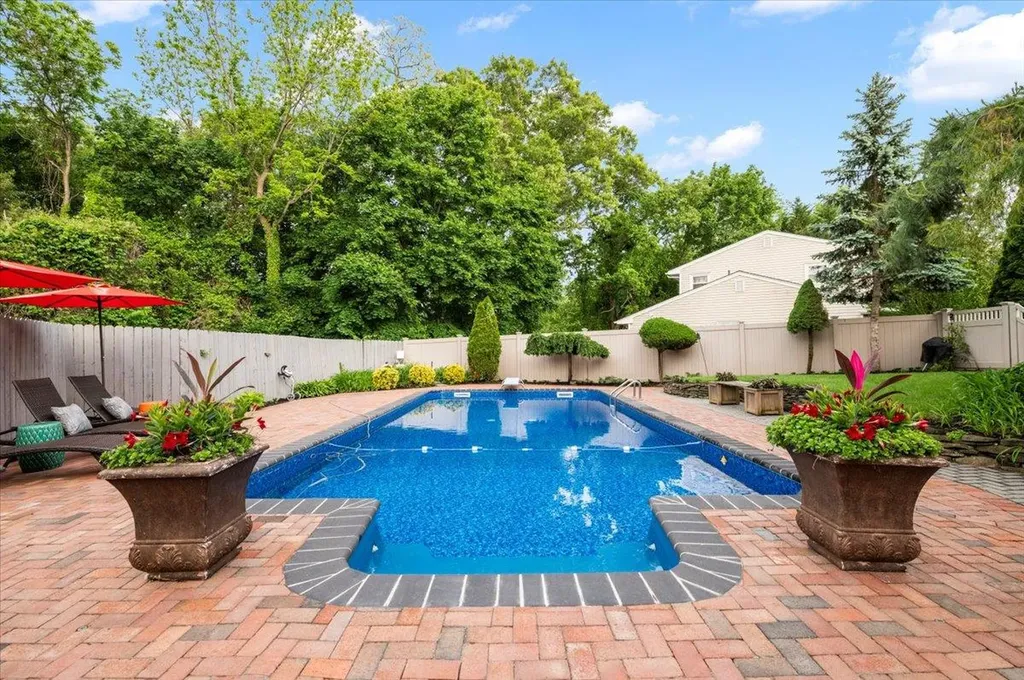 3 Knight Lane Kings Park NY 11754