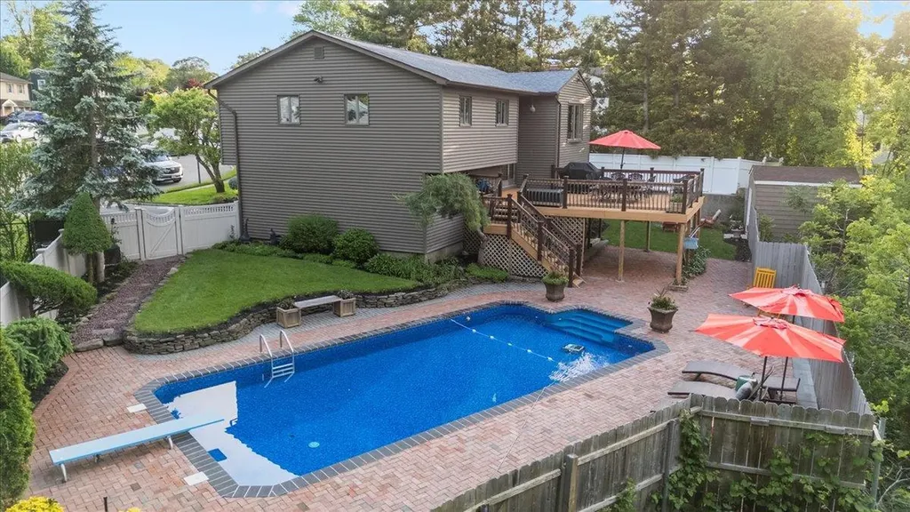 3 Knight Lane Kings Park NY 11754
