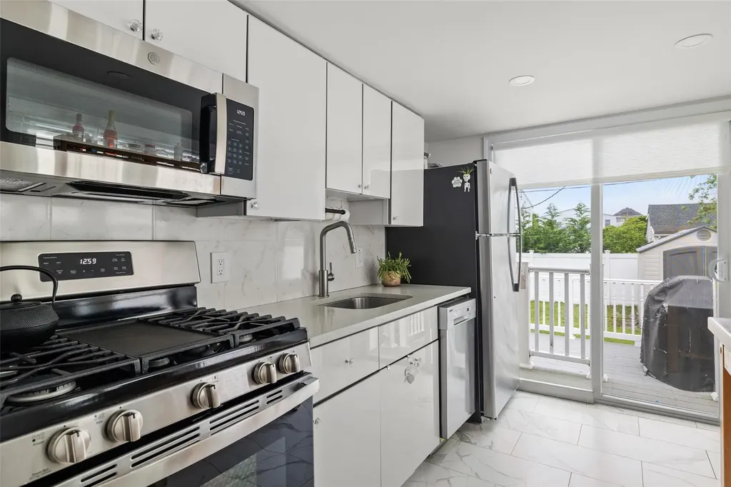 38 Kent Road Island Park NY 11558