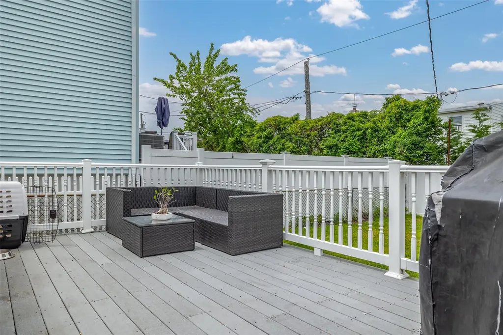 38 Kent Road Island Park NY 11558
