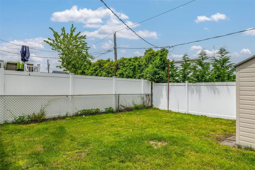 38 Kent Road Island Park NY 11558