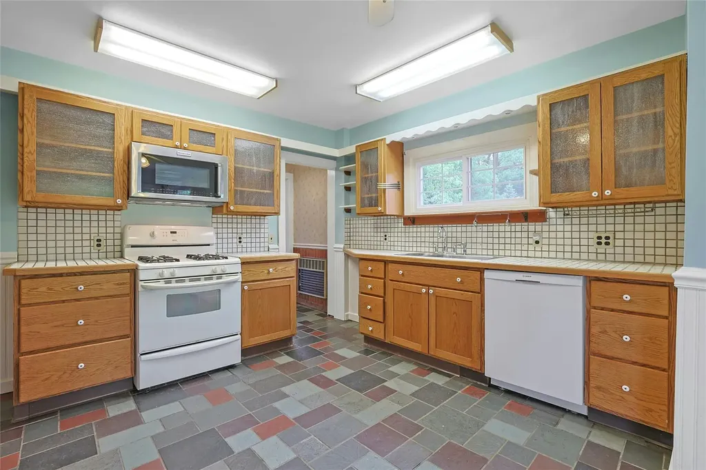 375 Quaker Road Chappaqua NY 10514
