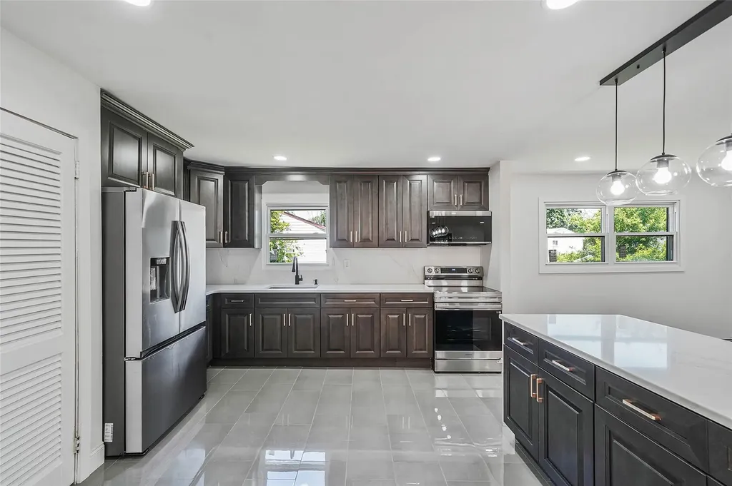71 Cinnamon Street Central Islip NY 11722