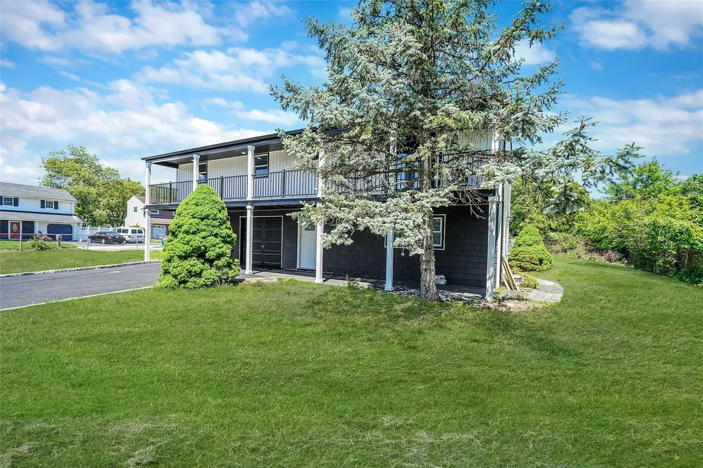 71 Cinnamon Street Central Islip NY 11722