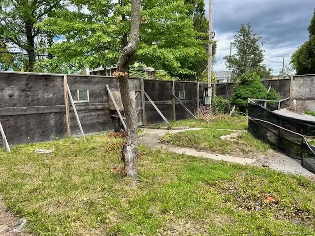 157-60 12th Road Whitestone NY 11357