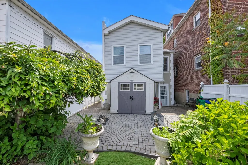 1627 Research Avenue Bronx NY 10465