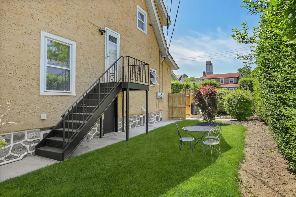 88 Stephenson Boulevard New Rochelle NY 10801