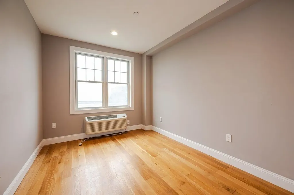 661 W Broadway Long Beach NY 11561