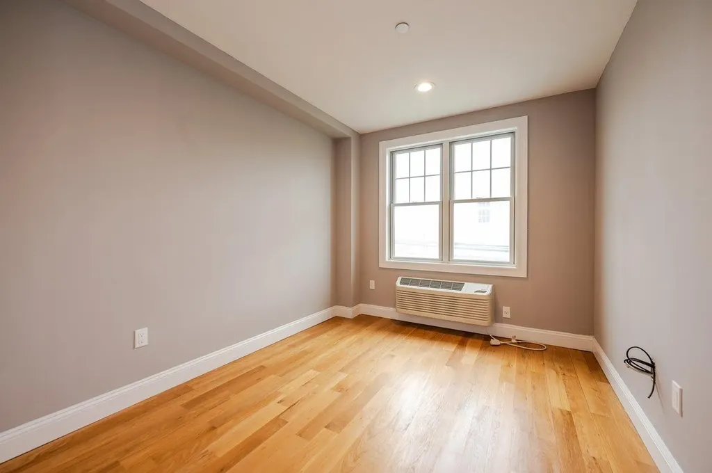 661 W Broadway Long Beach NY 11561