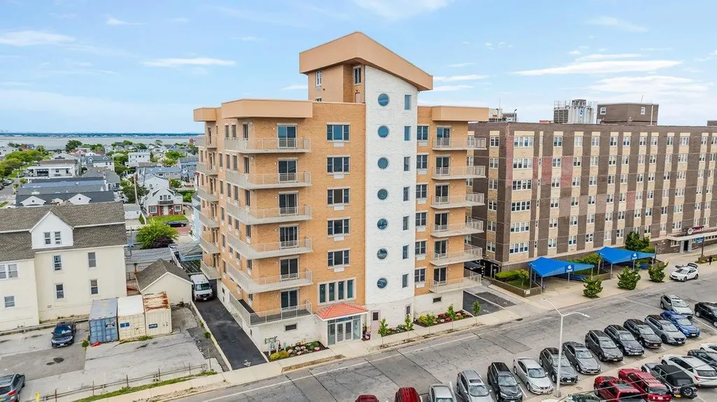 661 W Broadway Long Beach NY 11561
