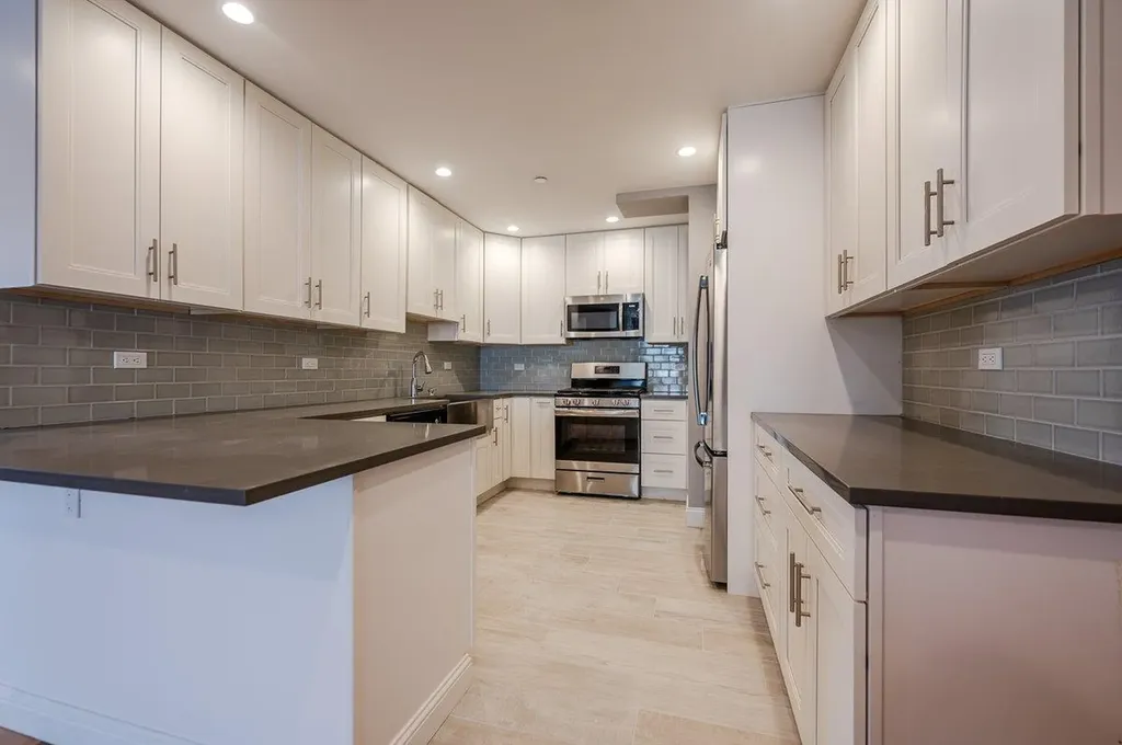 661 W Broadway Long Beach NY 11561