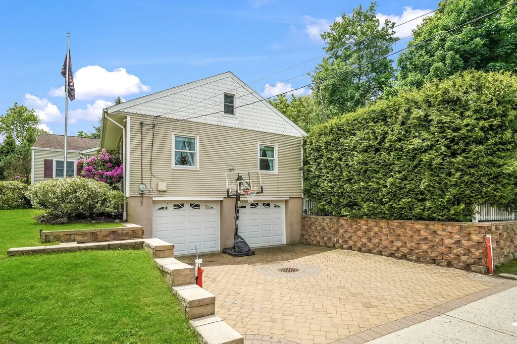 114 Longview Avenue White Plains NY 10605