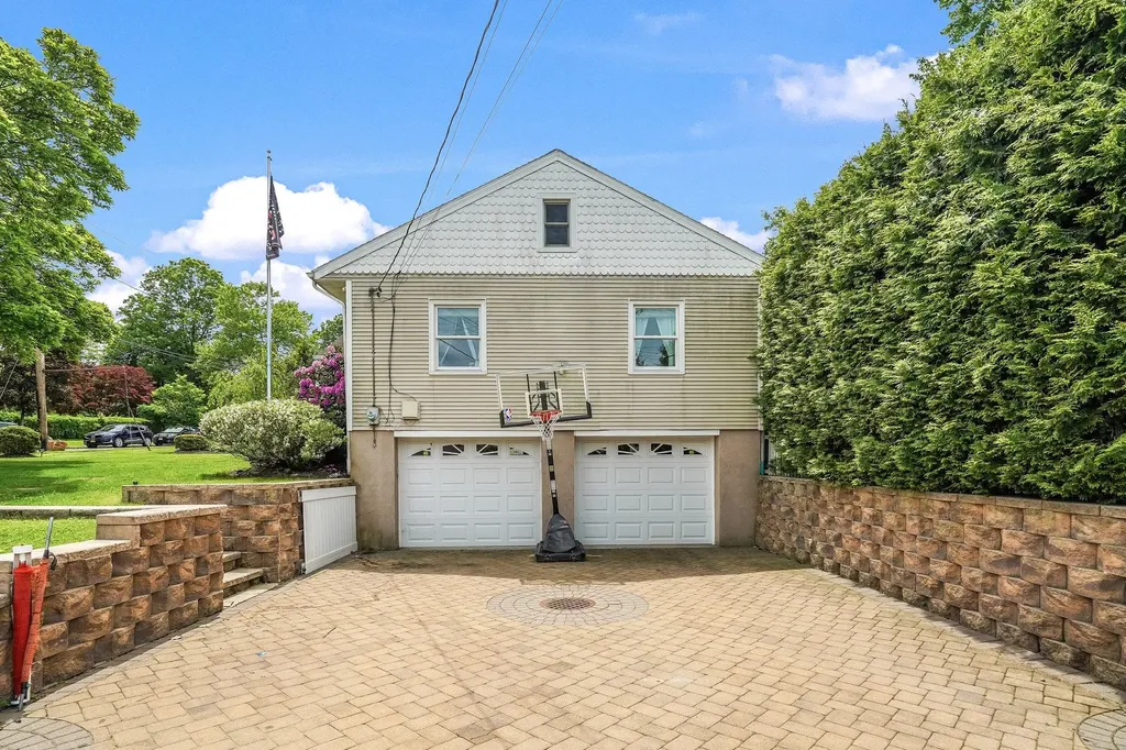 114 Longview Avenue White Plains NY 10605
