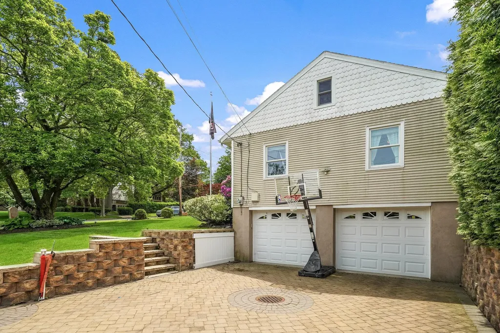 114 Longview Avenue White Plains NY 10605