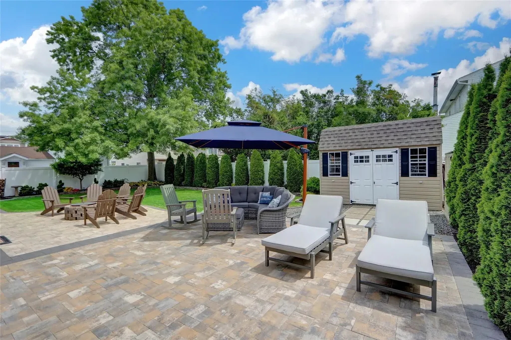 224 Biltmore Boulevard Massapequa NY 11758