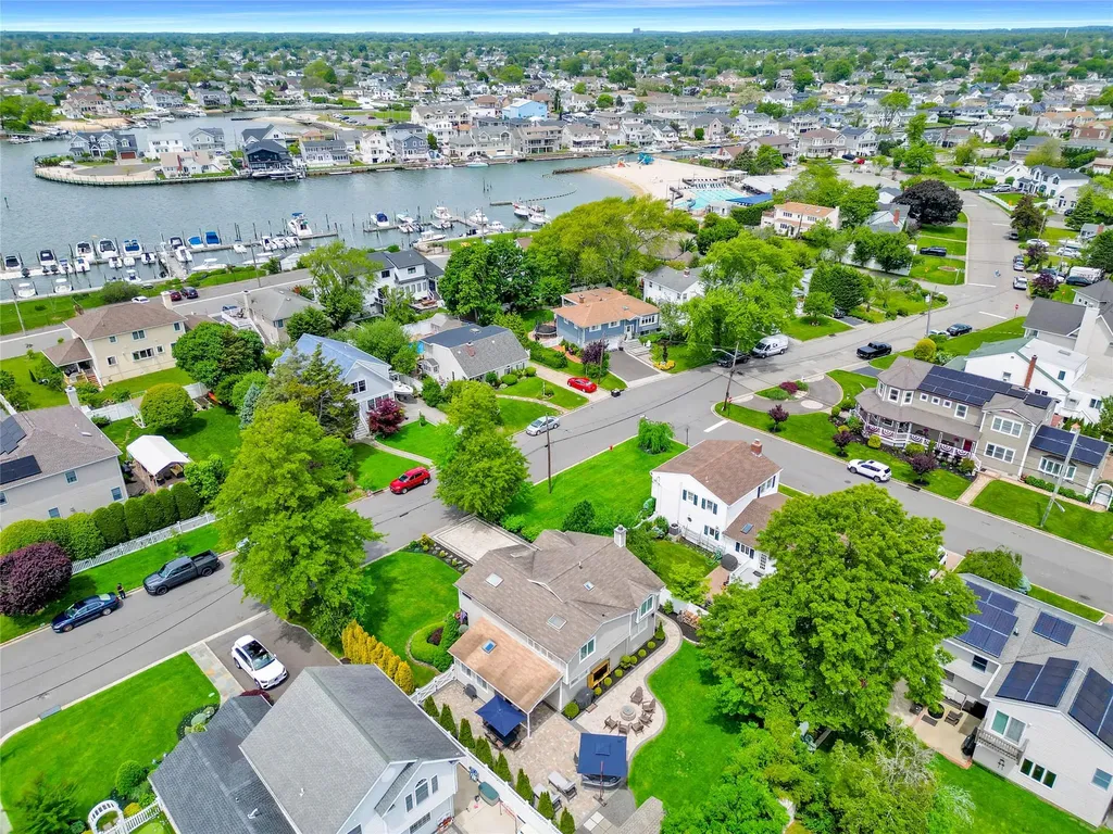 224 Biltmore Boulevard Massapequa NY 11758