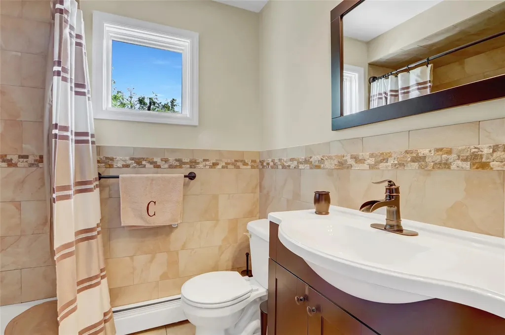 224 Biltmore Boulevard Massapequa NY 11758