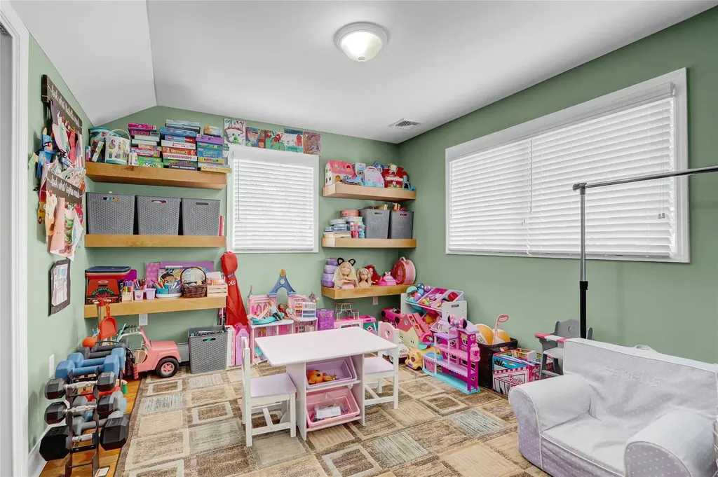 224 Biltmore Boulevard Massapequa NY 11758