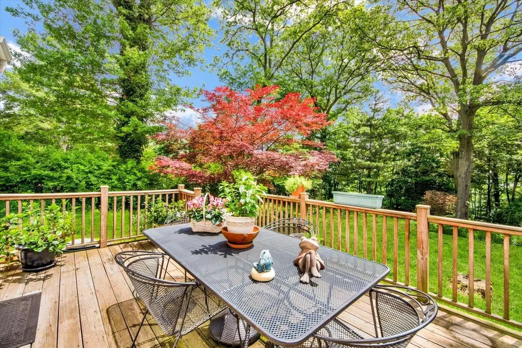 61 Kincaid Drive Yonkers NY 10710