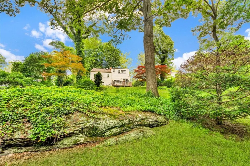 61 Kincaid Drive Yonkers NY 10710