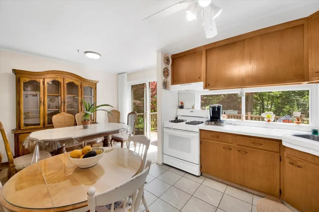 61 Kincaid Drive Yonkers NY 10710
