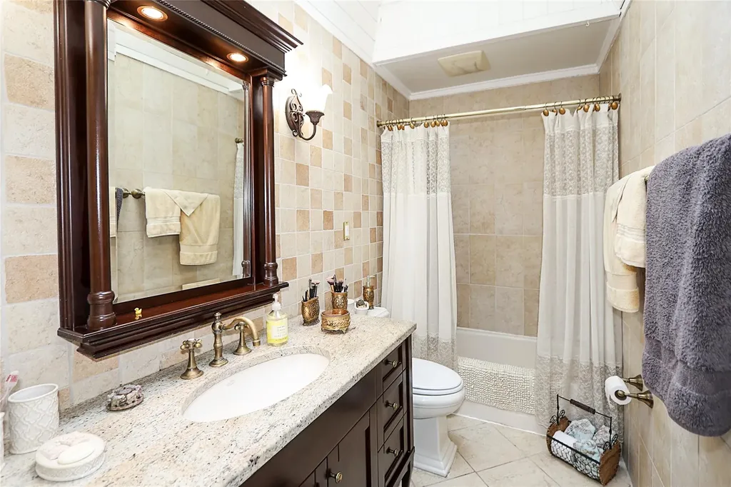 342 Northern Boulevard Saint James NY 11780