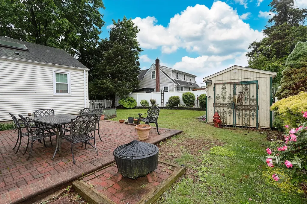 342 Northern Boulevard Saint James NY 11780