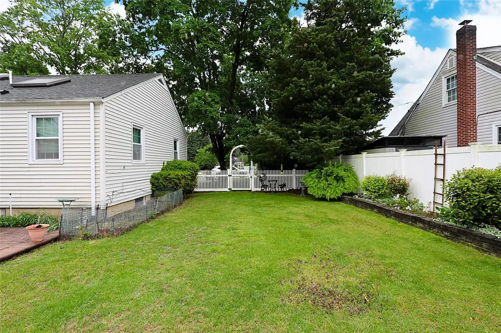 342 Northern Boulevard Saint James NY 11780