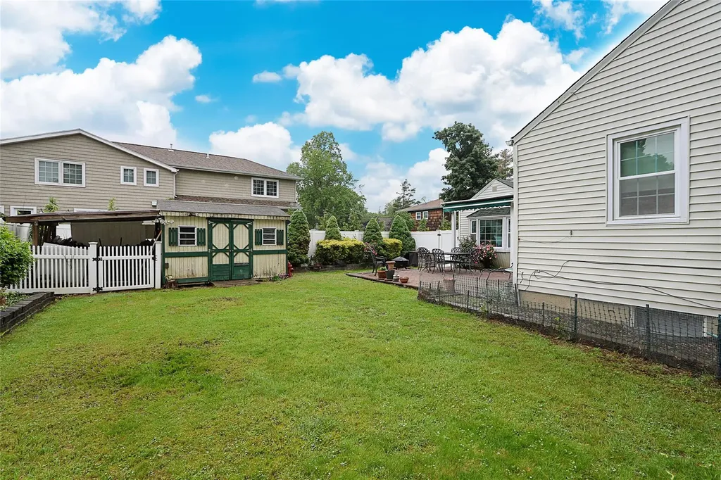 342 Northern Boulevard Saint James NY 11780