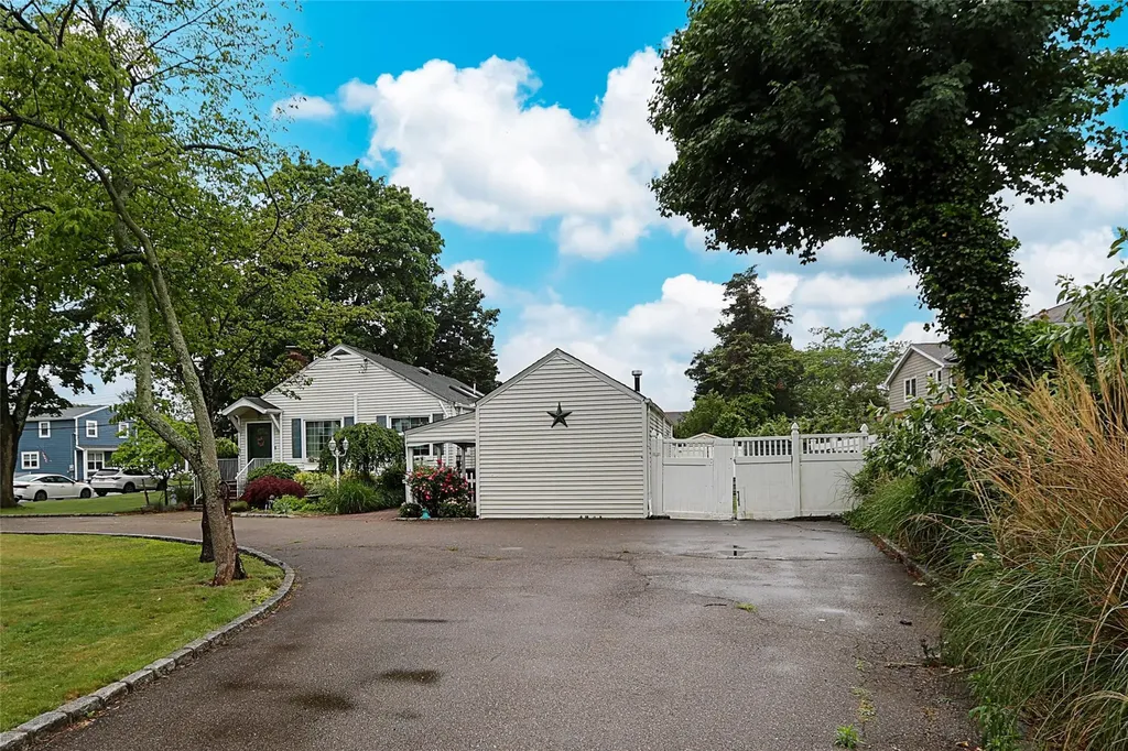 342 Northern Boulevard Saint James NY 11780