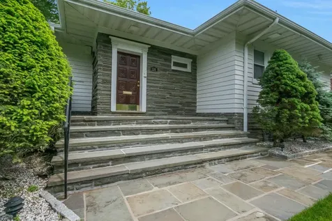 136 Fox Meadow Road Scarsdale NY 10583