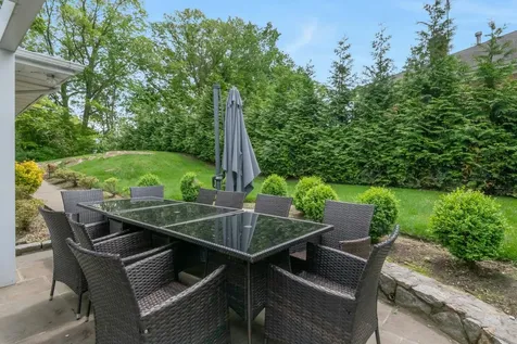 136 Fox Meadow Road Scarsdale NY 10583