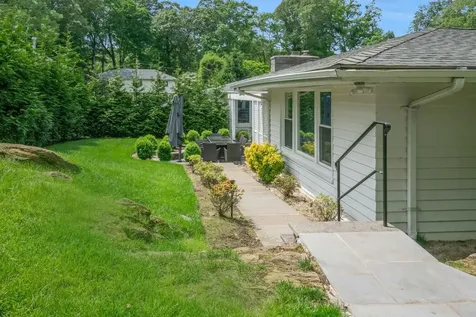 136 Fox Meadow Road Scarsdale NY 10583