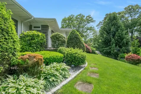 136 Fox Meadow Road Scarsdale NY 10583