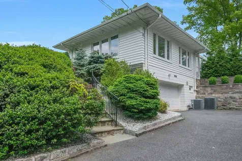 136 Fox Meadow Road Scarsdale NY 10583