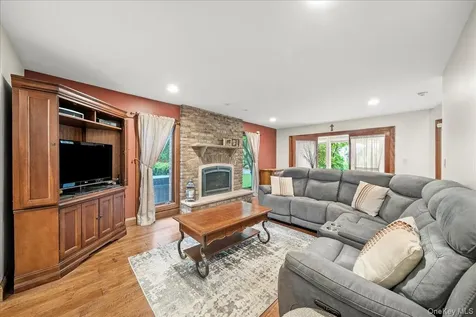 7 Kent Court Bayport NY 11705