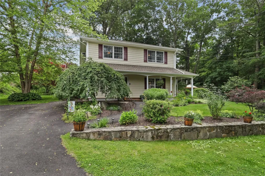 21 Oneonta Road Carmel NY 10512