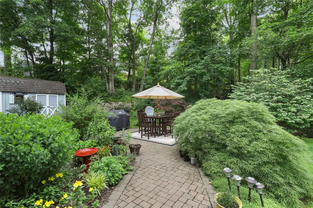 21 Oneonta Road Carmel NY 10512