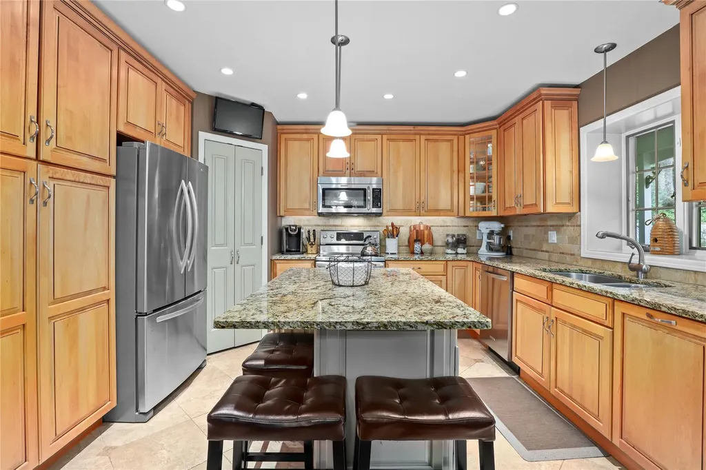 21 Oneonta Road Carmel NY 10512