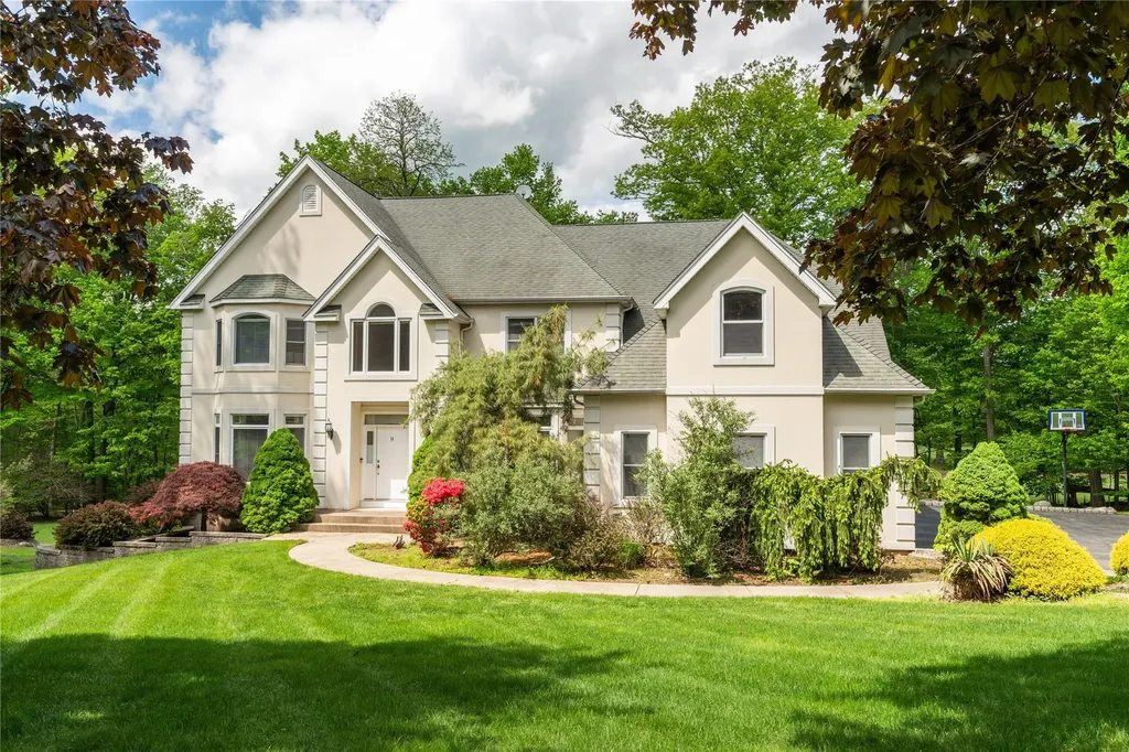 9 Golf Course Drive Suffern NY 10901